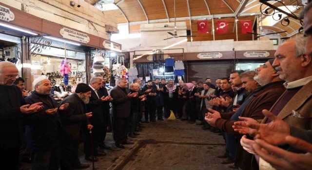 Beyazgül esnaf duasına katıldı