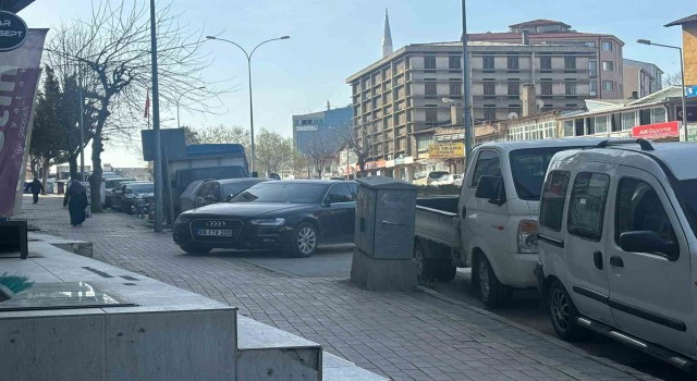 Bilecikte duyarsız sürücüler yayaları çileden çıkarıyor