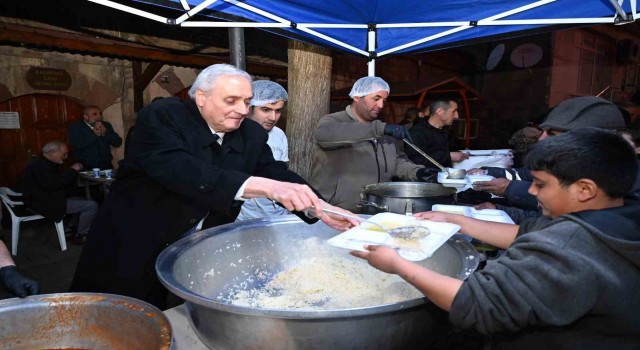 Bozüyük Belediyesi İftar çadırında ilk oruçlar açıldı