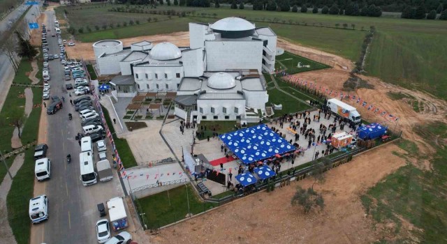 Büyükşehir, Cengiz Bektaş Kent Belleği ve Kültür Merkezinin tanıtımını gerçekleştirdi