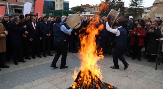 Cacabeyin gölgesinde Nevruz kutlandı