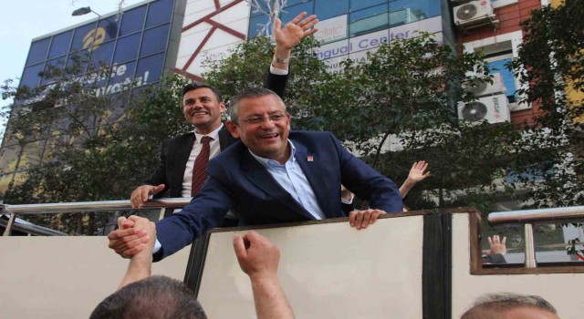 CHP Genel Başkanı Özel, seçim çalışmalarını Manisada sonlandırdı