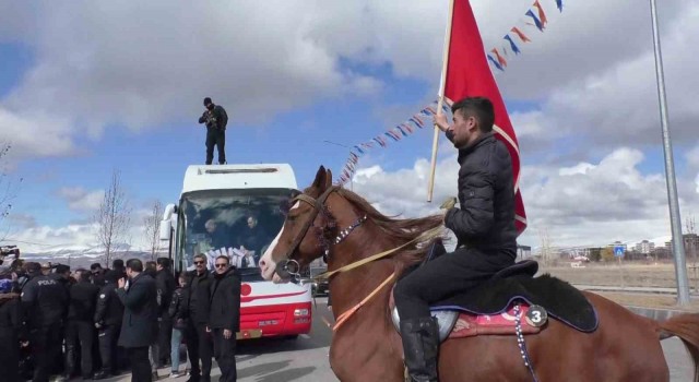 Cumhurbaşkanı Erdoğana Erzurumda yoğun ilgi