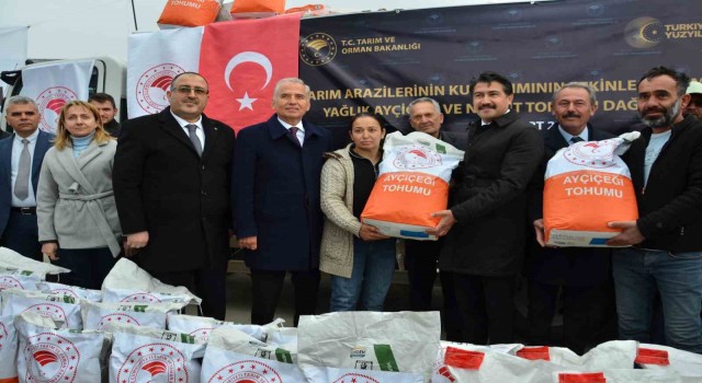 Denizlide 590 üreticiye 20 ton tohum dağıtıldı