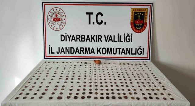 Diyarbakırda 298 adet tarihi eser ele geçirildi: 7 gözaltı