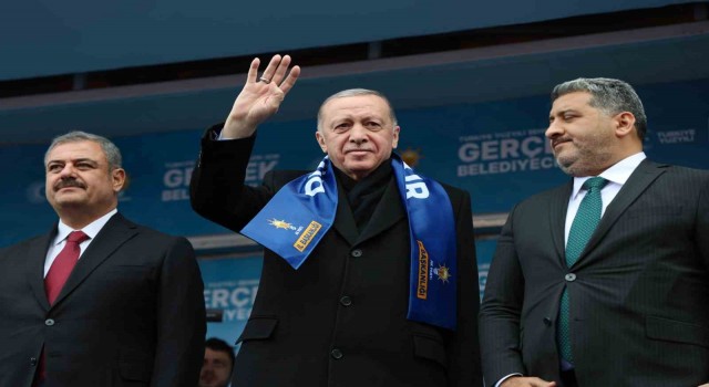 Diyarbakırda vatandaşlara hitap eden Cumhurbaşkanı Erdoğan, kentten ayrıldı
