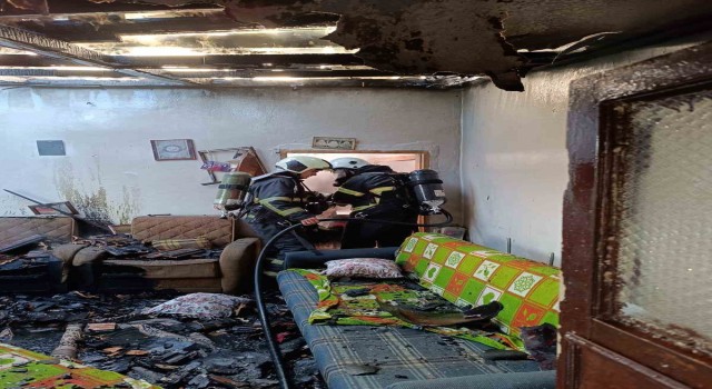 Dörtyolda çıkan ev yangını söndürüldü