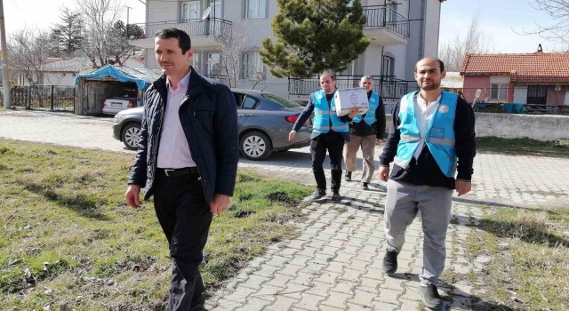Dumlupınarda ihtiyaç sahiplerine yardım kolisi dağıtıldı