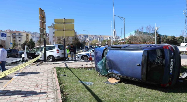 Elazığda trafik kazası: Önce araca ardından anne ve kızına çarptı