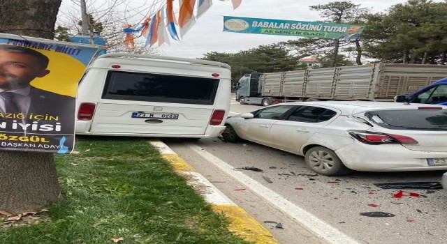 Elazığda zincirleme kaza: 3 araçta maddi hasar oluştu