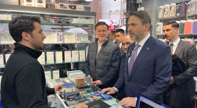 Enerji ve Tabii Kaynaklar Bakanı Alparslan Bayraktar esnafı ziyaret etti