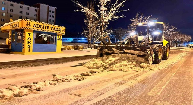 Erzurumda 164 köyü kapalı, termometreler -13ü gösterdi