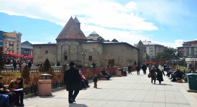 Erzurumda seçim günü hava bulutlu ve yağışsız olacak