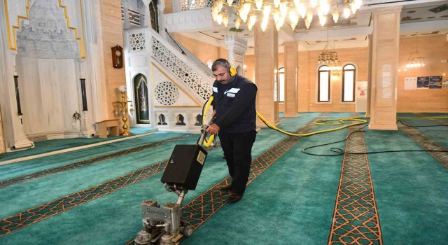 Esenyurtta camiler Ramazan ayına hazırlandı