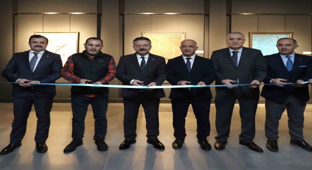 Eskişehir Valisi Hüseyin Aksoy, Hiç in Yolculuğu Hat Sergisinin açılışını gerçekleştirdi