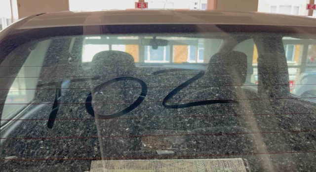 Eskişehirde yağmurla birlikte gelen çamur araç sahiplerini üzdü