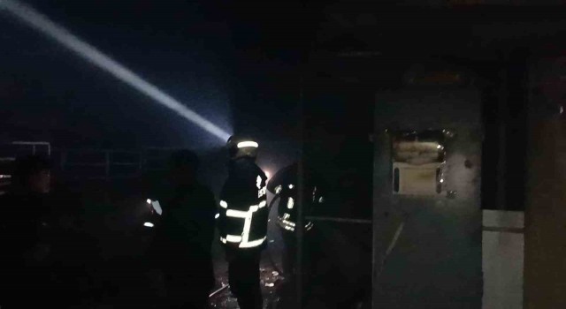 Fabrika yangını büyümeden döndürüldü