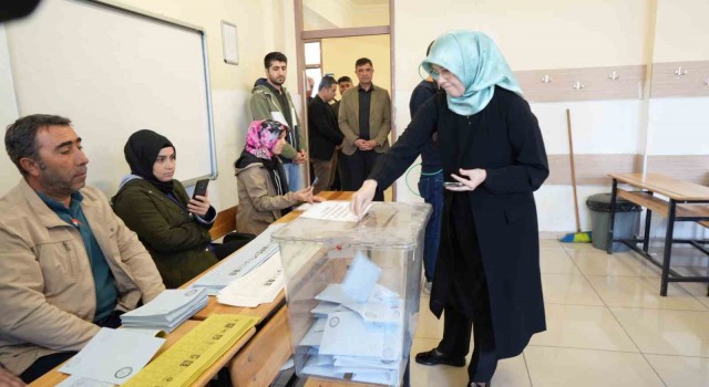 Gaziantep Valisi Çeber, oyunu kullandı