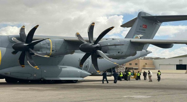Gazzeliler için sağlık malzemesi taşıyan TSKya ait A400M tipi uçak Ürdüne ulaştı