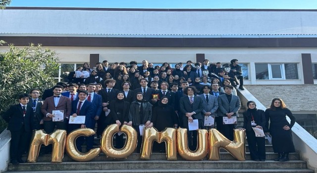 Geleceğin liderleri olarak Model Birleşmiş Milletler Konferansında diplomasi yaptılar