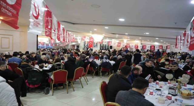 Gemlikte Yeniden Refah iftarına ilgi