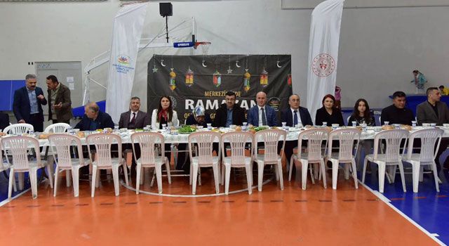 Gençler, İftar Programında Buluştu