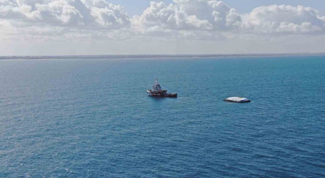 Güney Kıbrıstan Gazzeye ulaşan gemideki yardımlar kamyonlara yüklendi