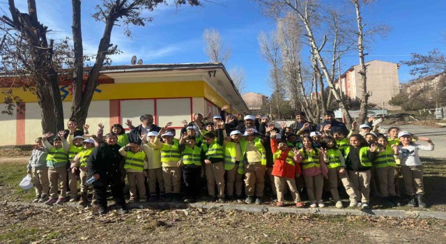 Hakkaride çevre temizliği kampanyası başlatıldı