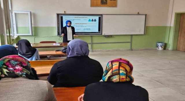 Hisarcıkta kursiyerlere “Ramazan Ayında Sağlıklı Beslenme “ konulu seminer