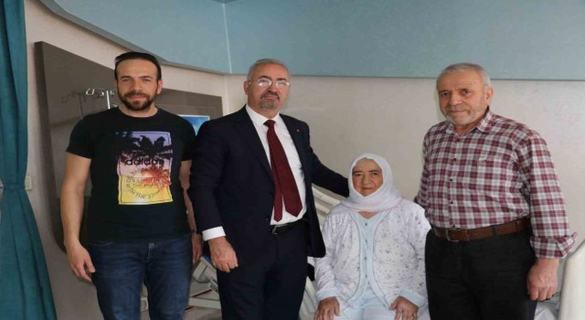 Hocasının ameliyatını yapamadığı hastayı sağlığına kavuşturdu