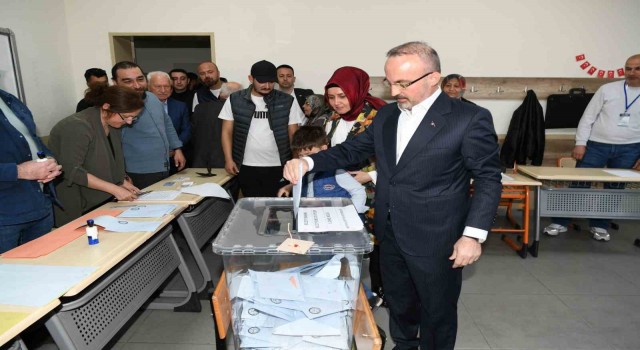 İçişleri Bakan Yardımcısı Bülent Turan oyunu Lapsekide kullandı
