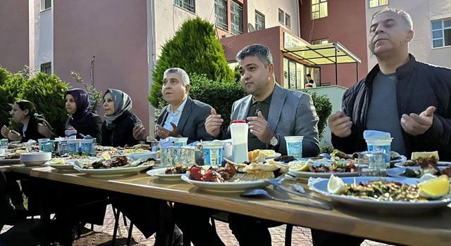 İl Milli Eğitim Müdürü Albak, TOBB Fen Lisesinde Öğrencilerle İftar Açtı