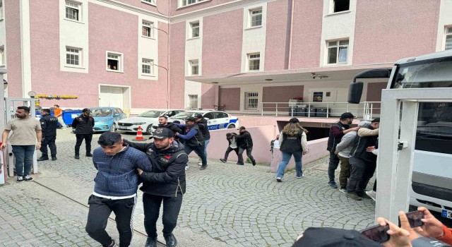 İzmirdeki nevruz kutlamasında terör propagandası yapan 36 kişi adliyede