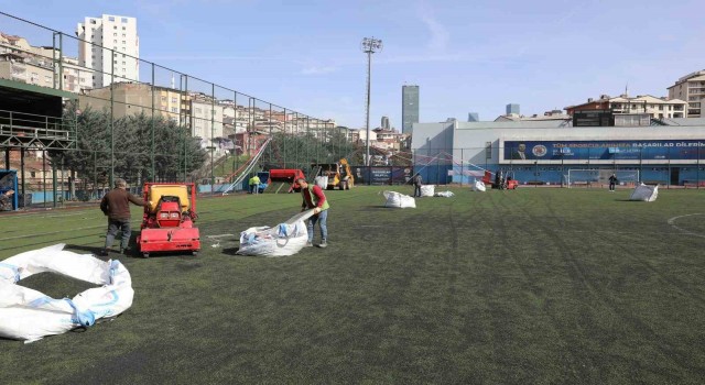 Kağıthanedeki tüm futbol sahaları yenileniyor
