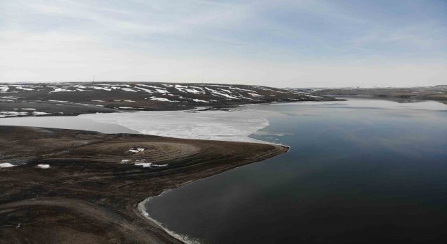 Kars Baraj Gölünün buzları çözüldü