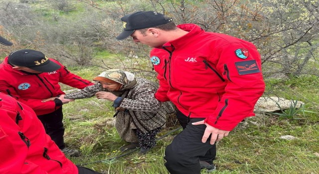 Kaybolan 78 yaşındaki alzhiemer hastası kadın dere yatağında bulundu