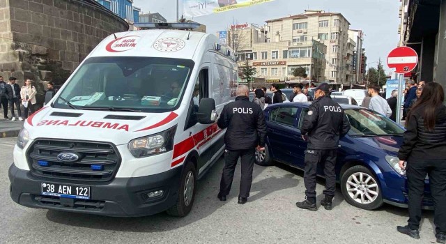 Kayseride bıçaklı kavga: 1 yaralı
