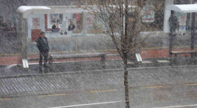 Kırşehirde kar yağışı etkili oldu