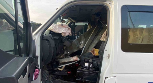 Kocaelide kaza: Sürücünün bacağı koptu
