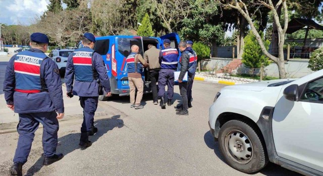 Manisada jandarmadan PKK terör örgütüne operasyon: 2 kişi tutuklandı