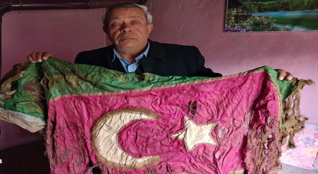 Manisada Kurtuluş Savaşından kalma Türk bayrağı ortaya çıktı