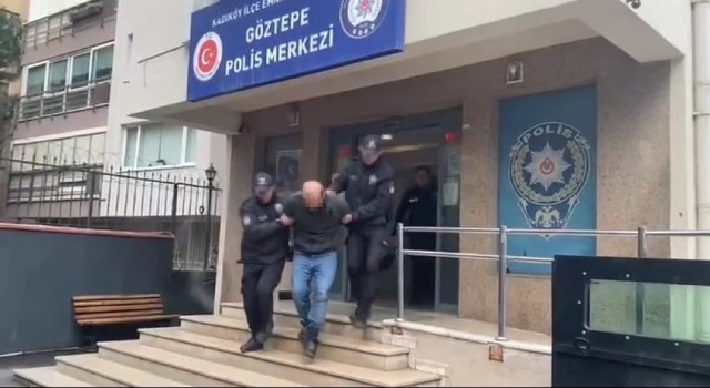 Marmarayda temizlik personeli, kadın güvenliğe bıçakla saldırdı