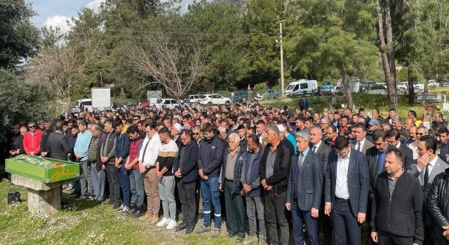 Marmariste belediye işçisi gözyaşları içinde toprağa verildi