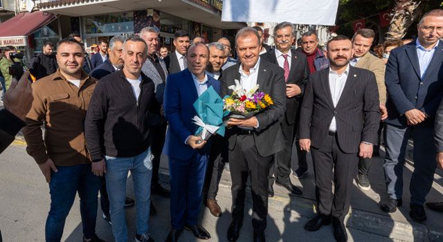 Mersin Büyükşehir Belediye Başkanı Vahap Seçer Esnafla Buluştu