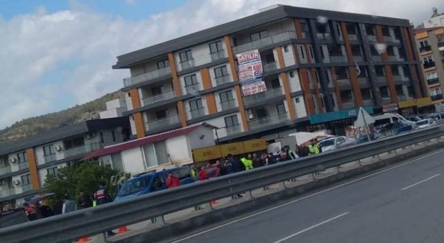 Mersinde bir kişi aracında bıçaklanarak öldürülmüş halde bulundu