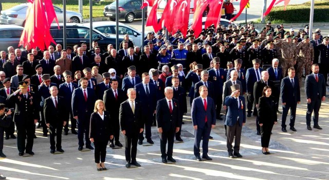 Muğlada 18 Mart Şehitler Günü çelenk sunma töreni ile başladı