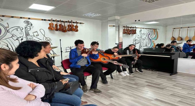 Muğlada engeller müzikle aşılıyor