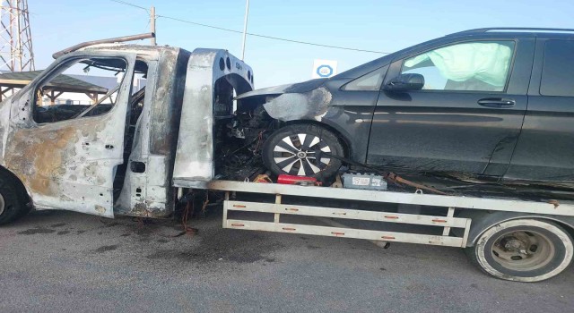 Mustafa Desticinin kaza yapan makam aracını taşıyan çekici Amasyada yandı