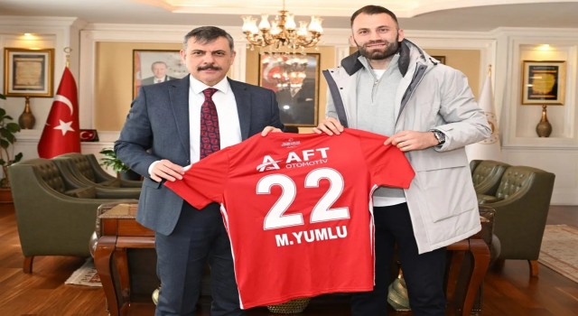 Mustafa Yumludan Vali Çiftçiye forma