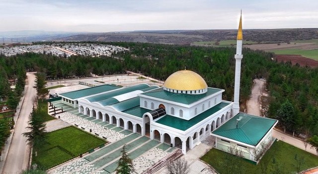Nebi Hatipoğludan 100. Yıl Camii hakkında paylaşım